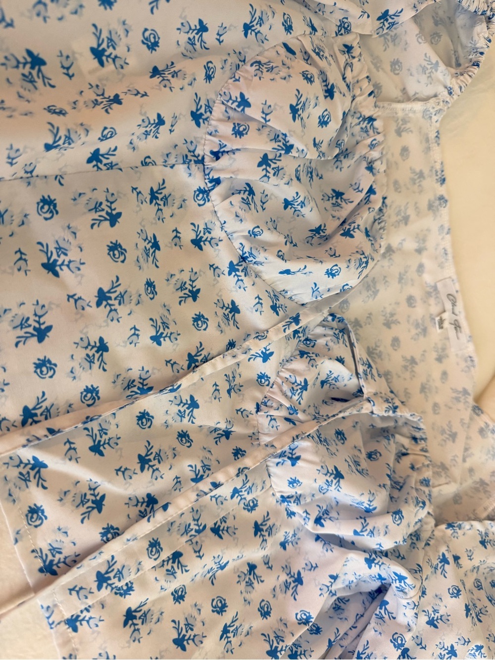 White and Blue Floral Tie-Front Sweetheart Crop Top - Picture 4 of 4